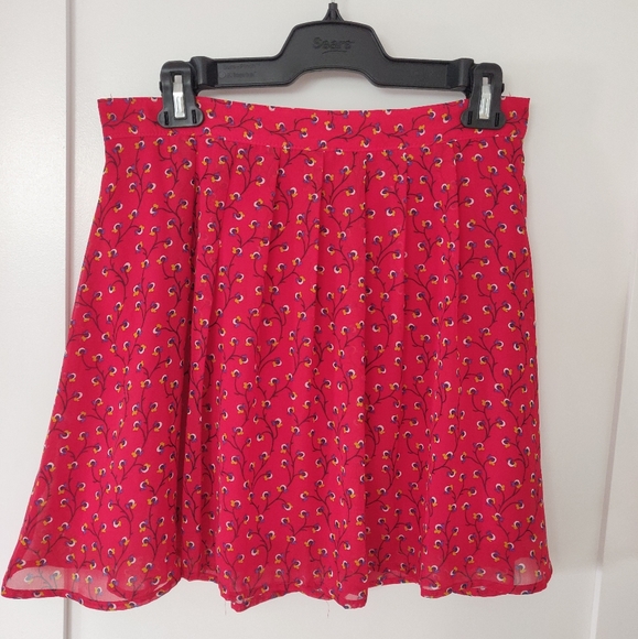 Old Navy Red Floral Mini Skirt - Picture 3 of 8